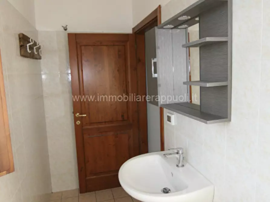 Immagine 8 di Appartamento in vendita  a Sinalunga