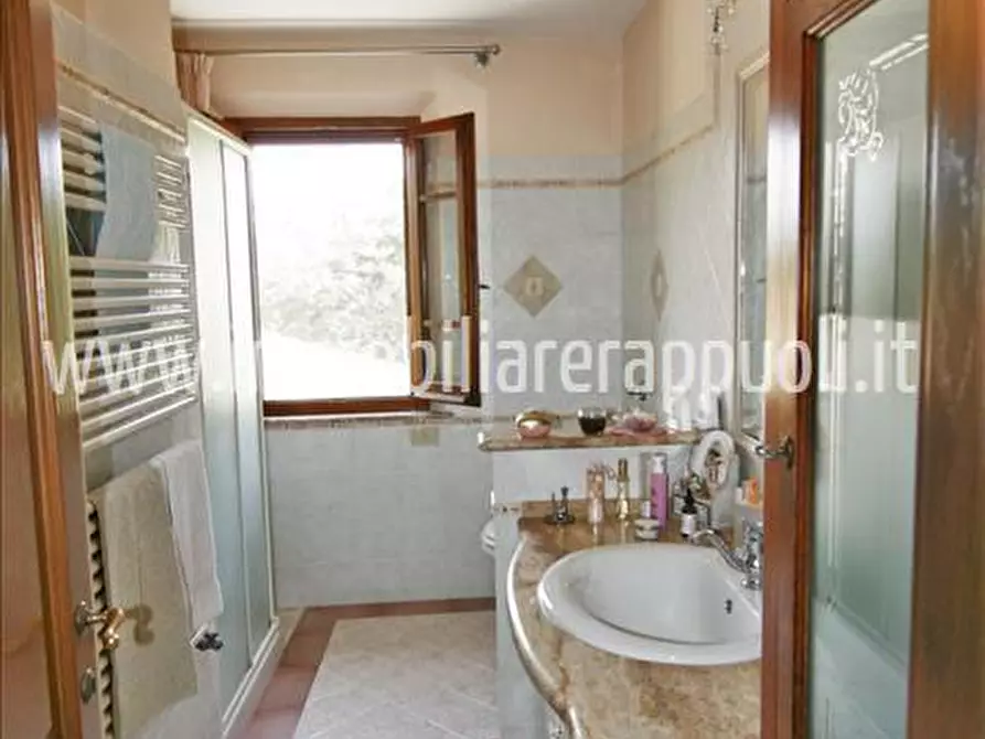 Immagine 7 di Rustico / casale in vendita  a Sinalunga