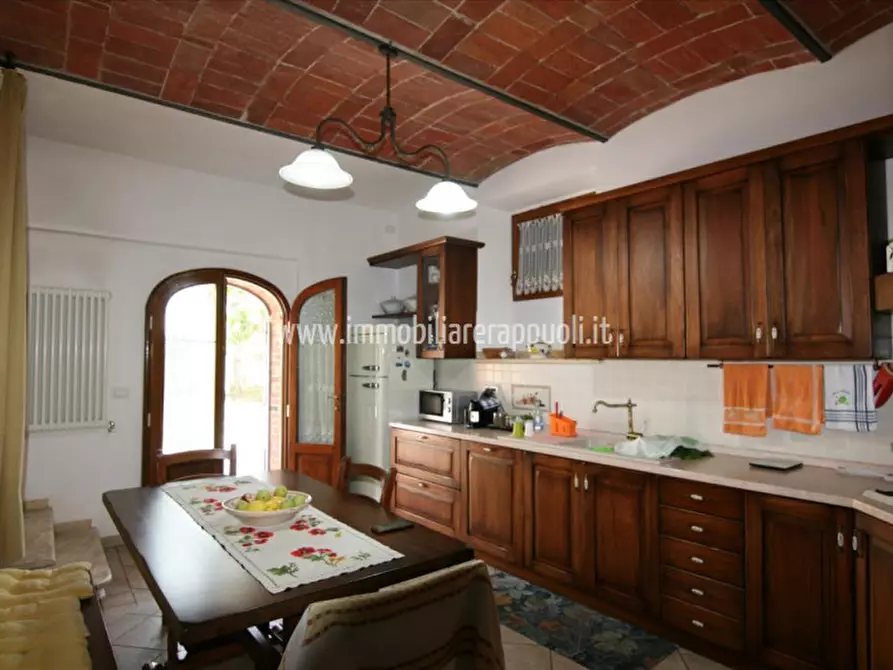 Immagine 28 di Rustico / casale in vendita  a Sinalunga