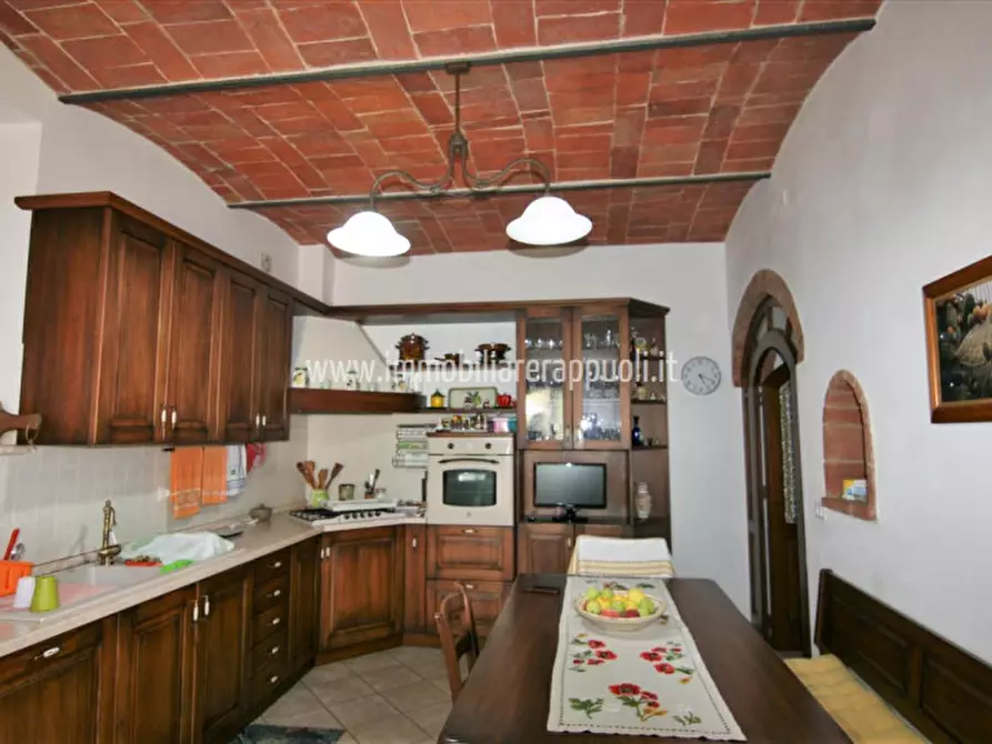 Immagine 29 di Rustico / casale in vendita  a Sinalunga