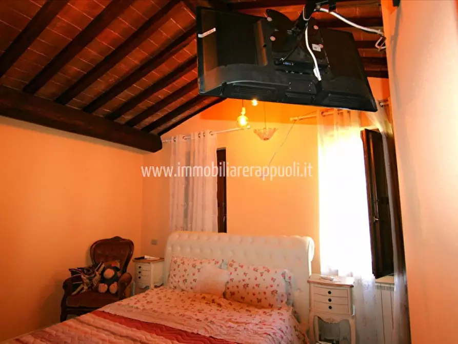 Immagine 15 di Villetta a schiera in vendita  a Sinalunga