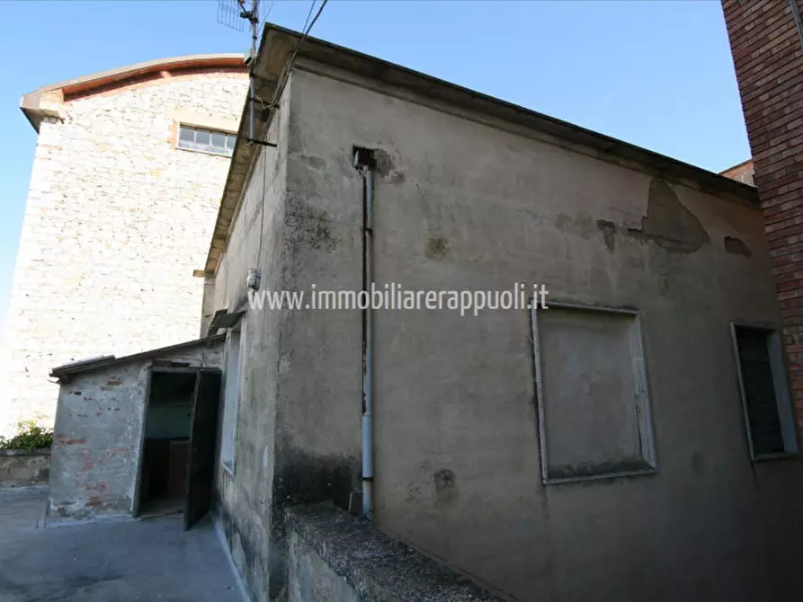 Immagine 15 di Casa indipendente in vendita  a Rapolano Terme