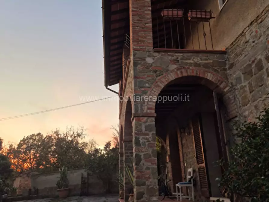 Immagine 2 di Rustico / casale in vendita  a Lucignano