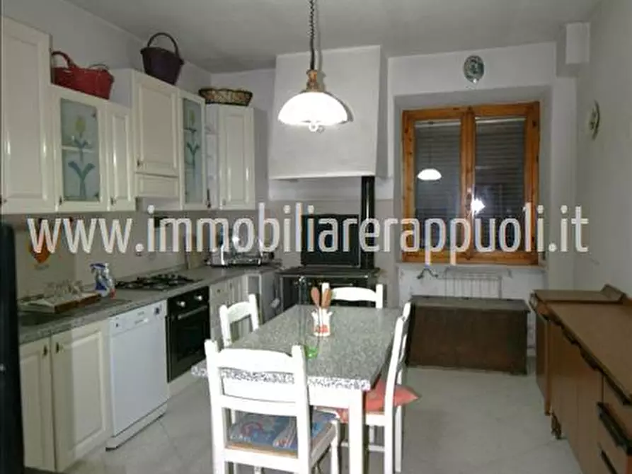 Immagine 3 di Rustico / casale in vendita  a Lucignano