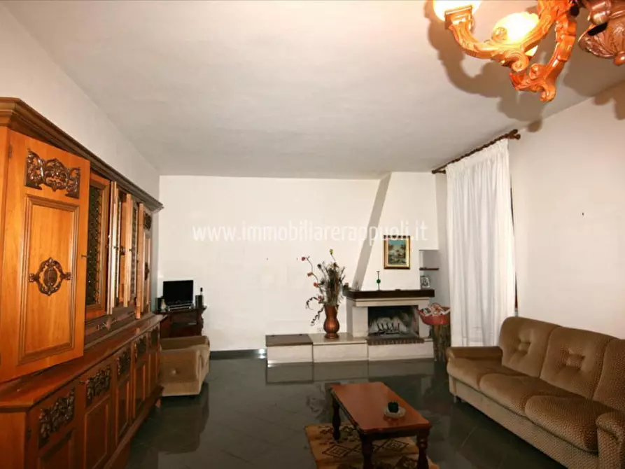 Immagine 5 di Rustico / casale in vendita  a Lucignano