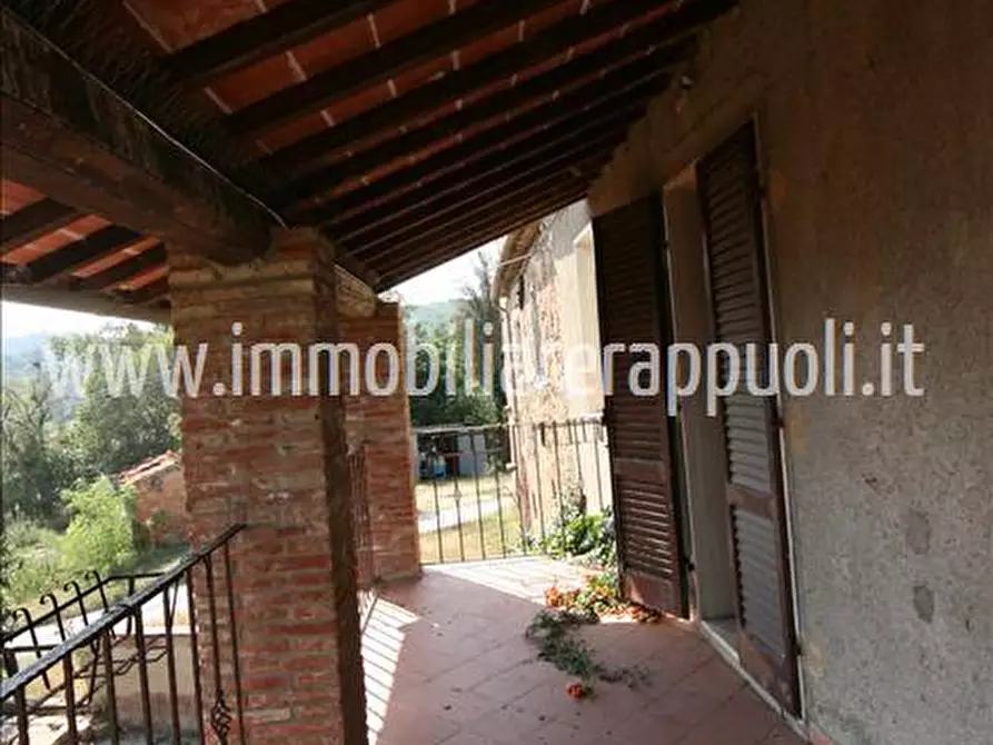 Immagine 12 di Rustico / casale in vendita  a Lucignano