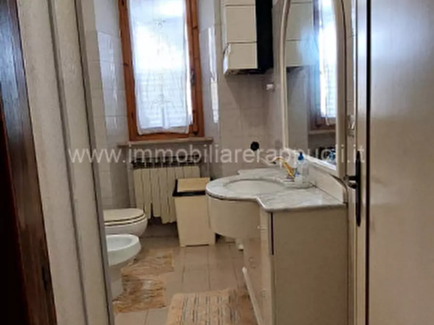 Immagine 27 di Rustico / casale in vendita  a Lucignano