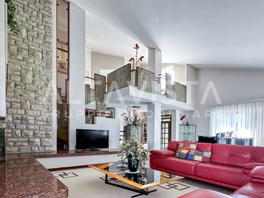 Immagine 1 di Villa in vendita  in Via Zadei a Rezzato