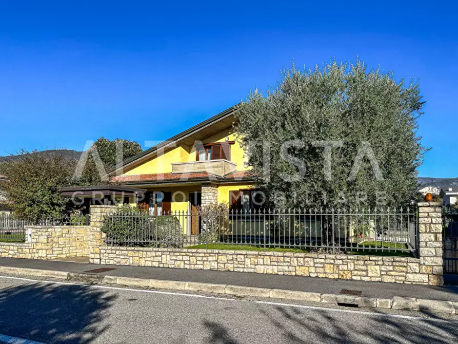 Immagine 2 di Villa in vendita  in Via Zadei a Rezzato