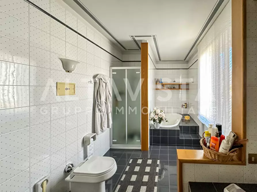 Immagine 29 di Villa in vendita  in Via Zadei a Rezzato