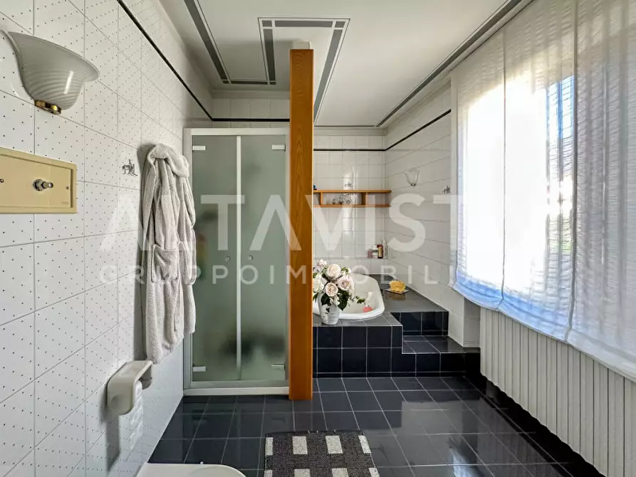 Immagine 30 di Villa in vendita  in Via Zadei a Rezzato