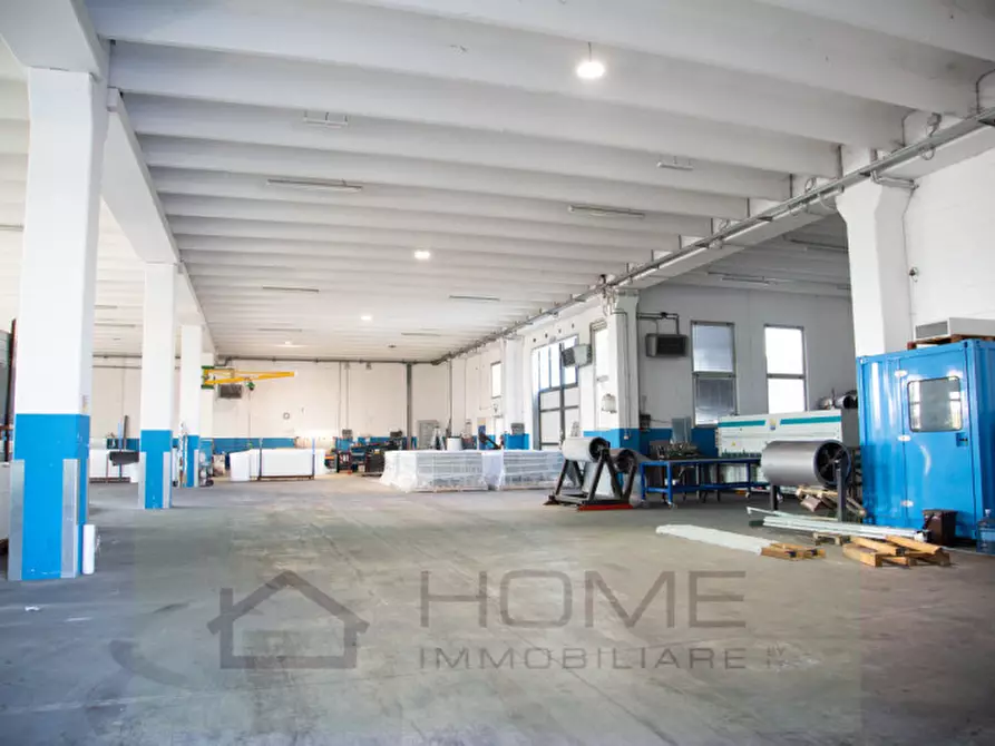 Immagine 13 di Laboratorio in vendita  in Via 1 Maggio a Rovolon