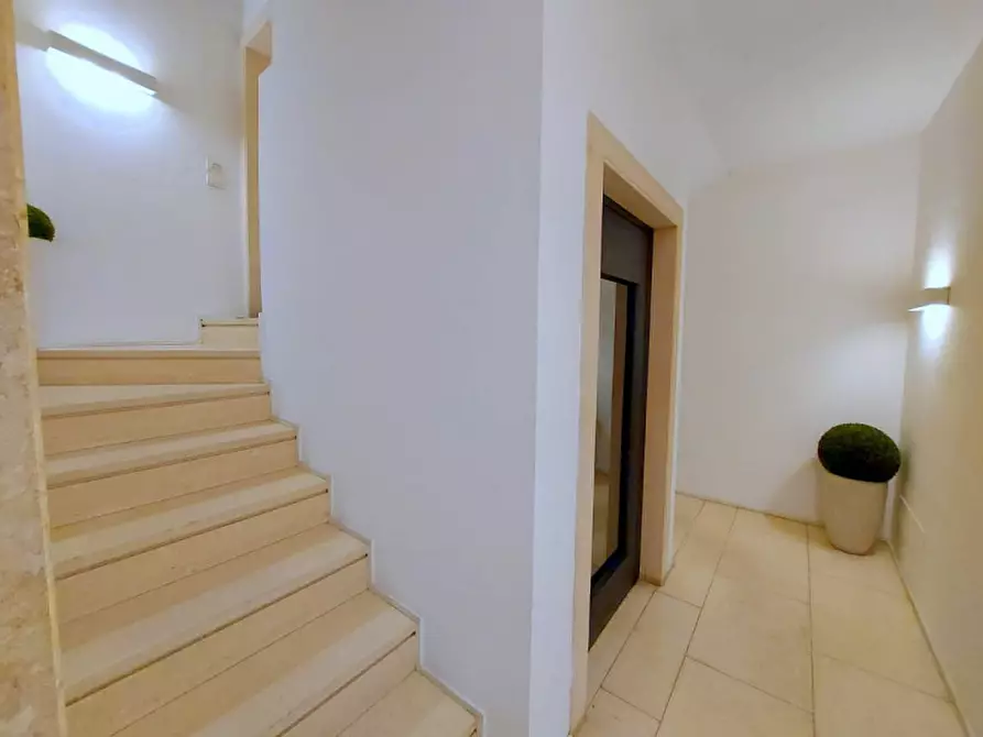 Immagine 21 di Appartamento in vendita  in VIA CALFURA a Padova