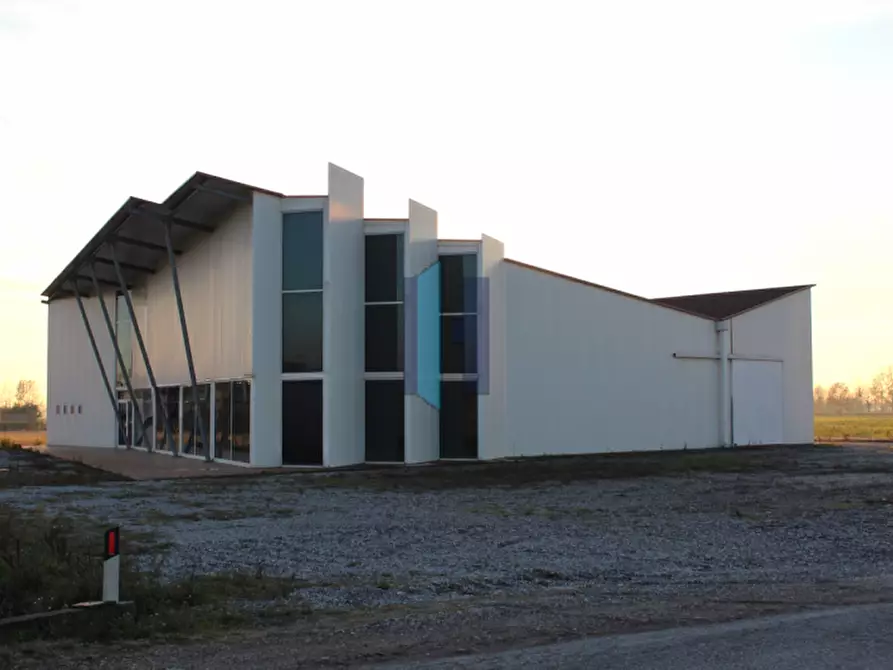 Immagine 2 di Capannone industriale in vendita  in VIA BREDAZZANE a Montichiari