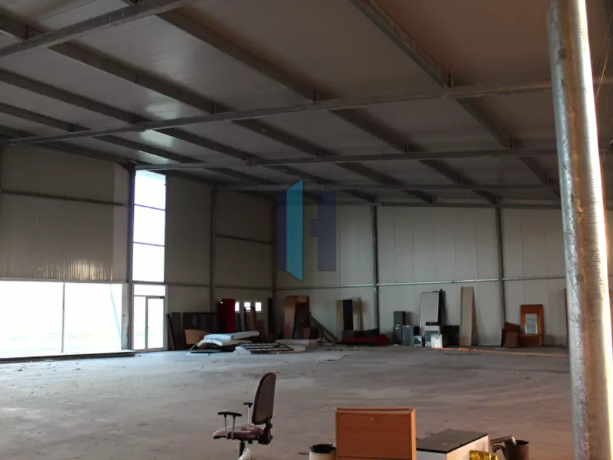 Immagine 10 di Capannone industriale in vendita  in VIA BREDAZZANE a Montichiari