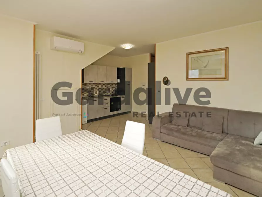 Immagine 8 di Appartamento in vendita  in Via Santi a Sirmione