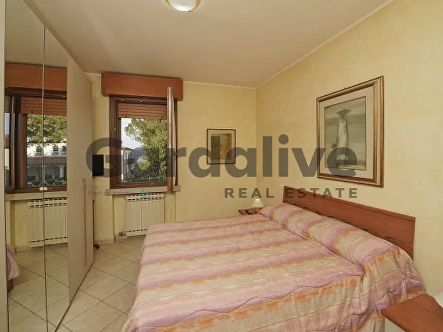 Immagine 18 di Appartamento in vendita  in Via Santi a Sirmione