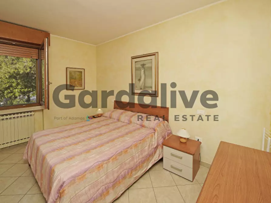 Immagine 19 di Appartamento in vendita  in Via Santi a Sirmione