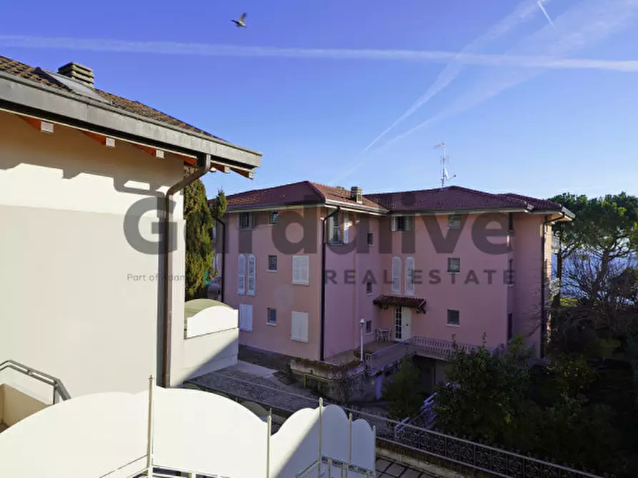 Immagine 22 di Appartamento in vendita  in Via Santi a Sirmione