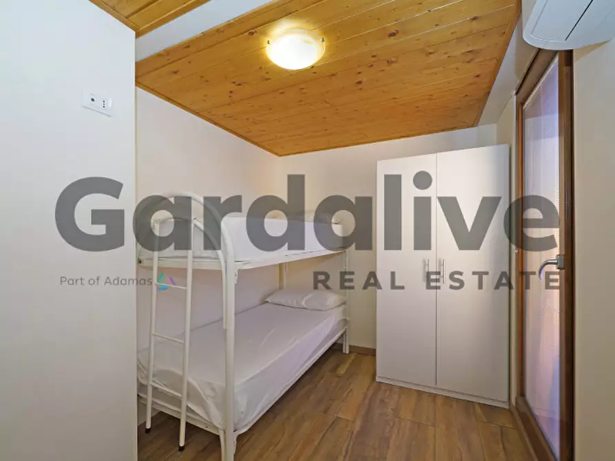 Immagine 22 di Appartamento in vendita  in Via XXV Aprile a Sirmione