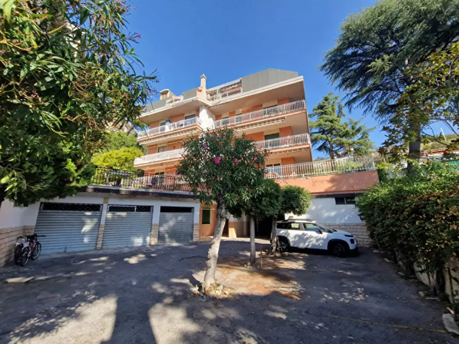 Immagine 1 di Appartamento in vendita  a Riva Ligure