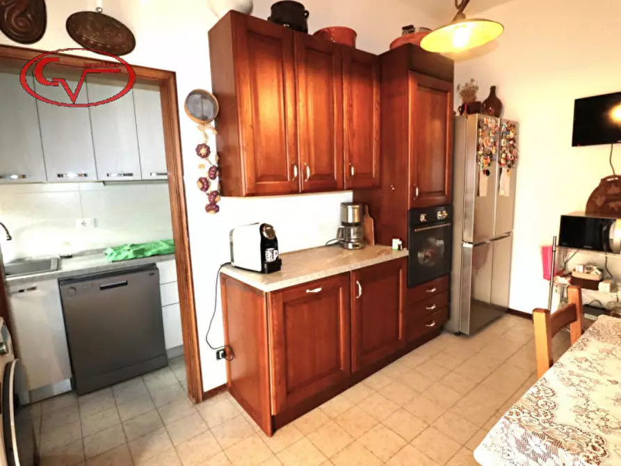 Immagine 11 di Appartamento in vendita  in Viale Diaz a Montevarchi