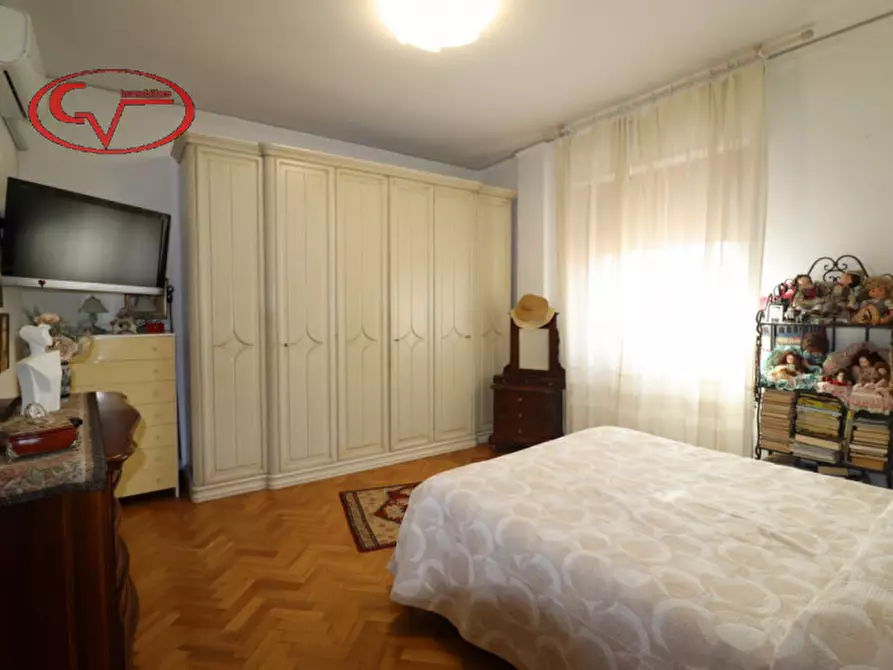 Immagine 16 di Appartamento in vendita  in Viale Diaz a Montevarchi