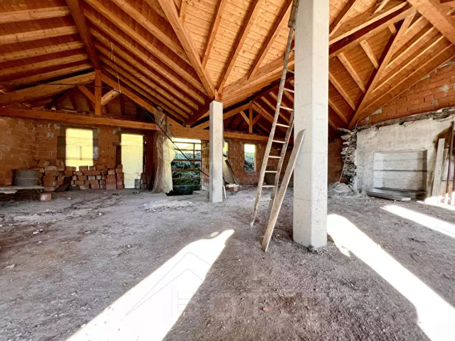 Immagine 12 di Rustico / casale in vendita  in Via Lago 48 a Nonio