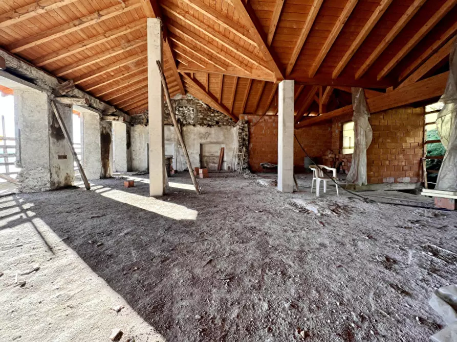 Immagine 18 di Rustico / casale in vendita  in Via Lago 48 a Nonio