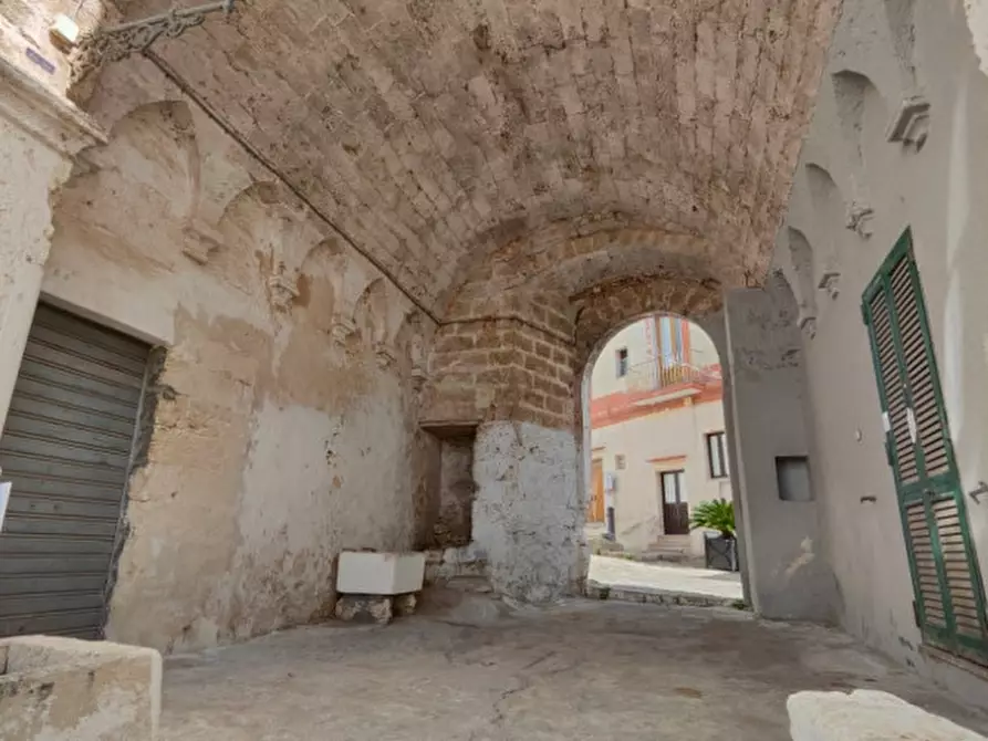 Immagine 1 di Casa indipendente in vendita  in Via Vittorio Emanuele II a Matino