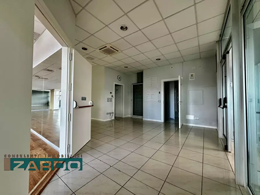 Immagine 2 di Ufficio in affitto  in ss245 a Castello Di Godego