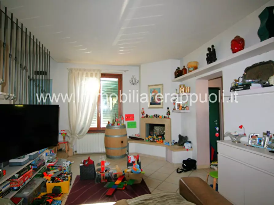 Immagine 4 di Villetta a schiera in vendita  a Sinalunga