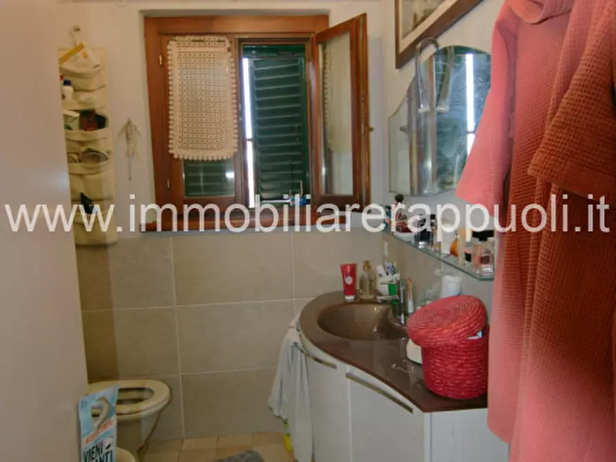 Immagine 10 di Villetta a schiera in vendita  a Sinalunga