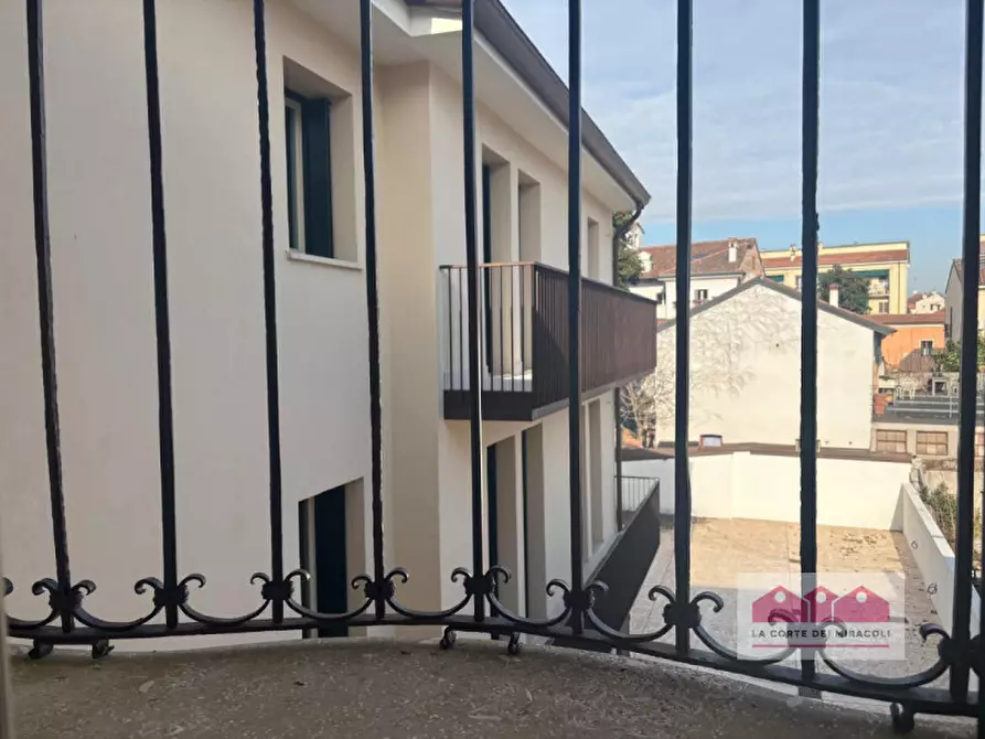 Immagine 11 di Appartamento in vendita  in Contrà Lodi a Vicenza