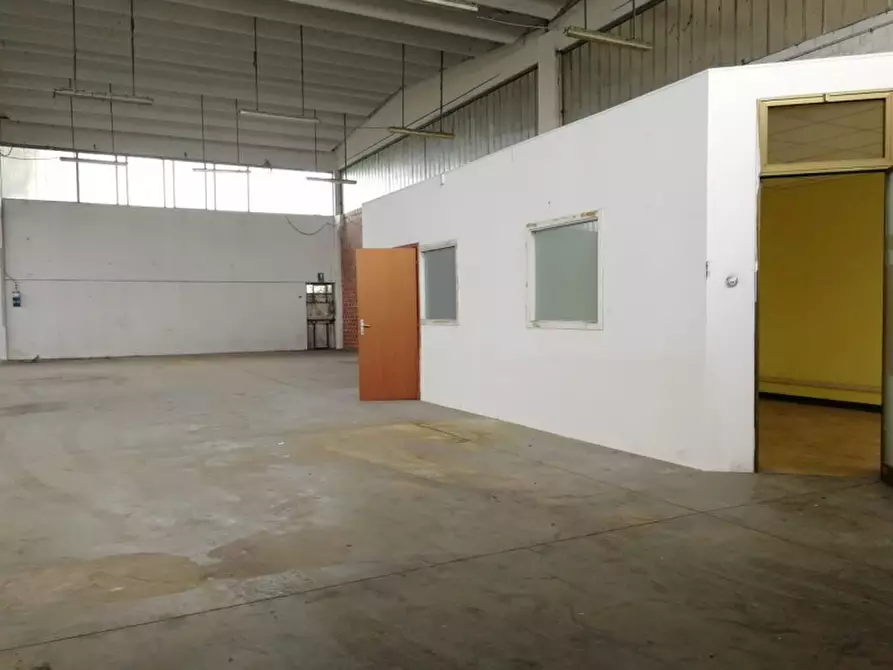 Immagine 2 di Magazzino in affitto  a Pontecchio Polesine