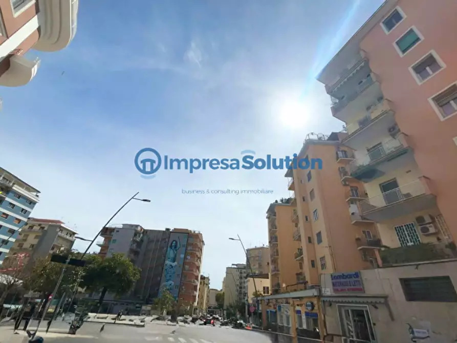 Immagine 5 di Negozio in affitto  in Via Domenico Fontana a Napoli