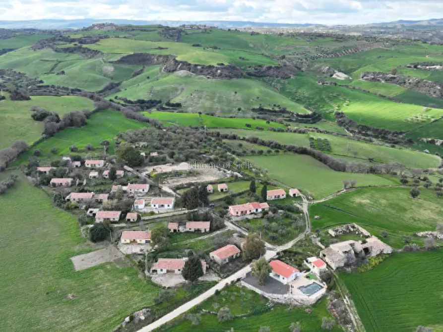 Immagine 13 di Casa indipendente in vendita  a Modica