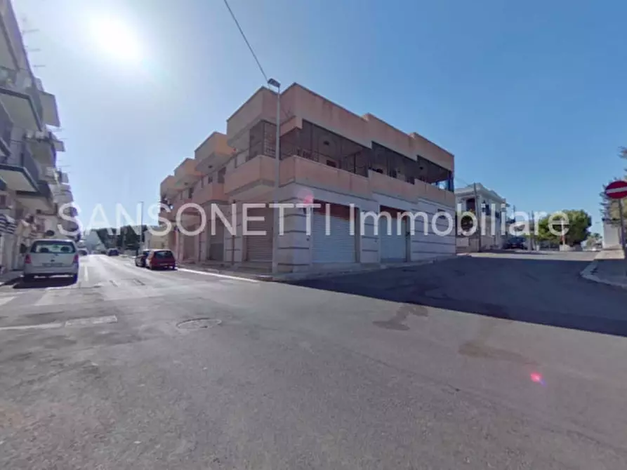 Immagine 3 di Attività commerciale in vendita  in Piazza Costantinopoli a Fasano