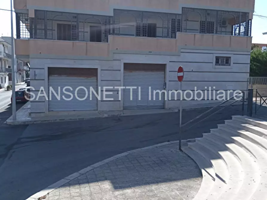 Immagine 4 di Attività commerciale in vendita  in Piazza Costantinopoli a Fasano