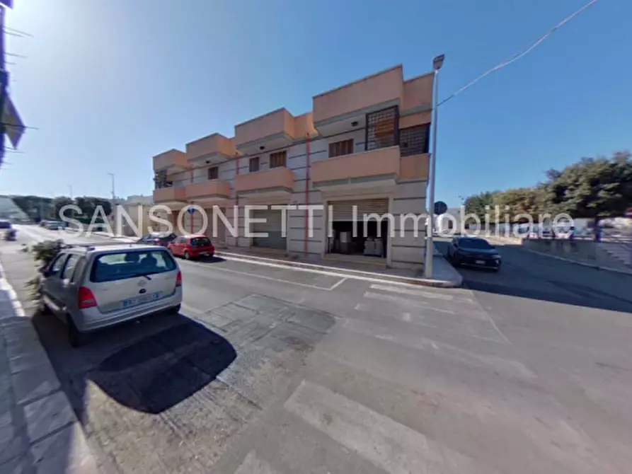 Immagine 5 di Attività commerciale in vendita  in Piazza Costantinopoli a Fasano