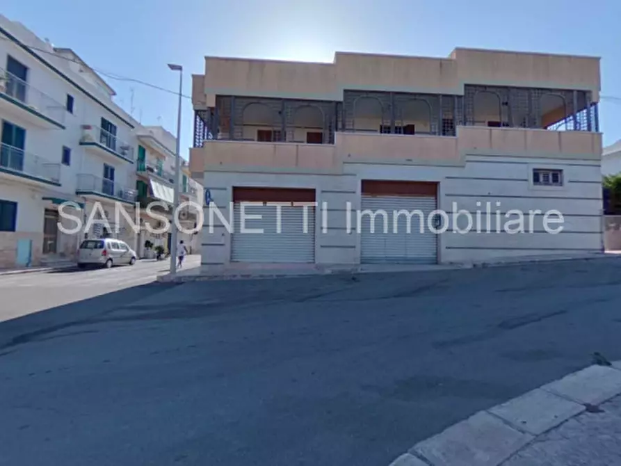 Immagine 7 di Attività commerciale in vendita  in Piazza Costantinopoli a Fasano