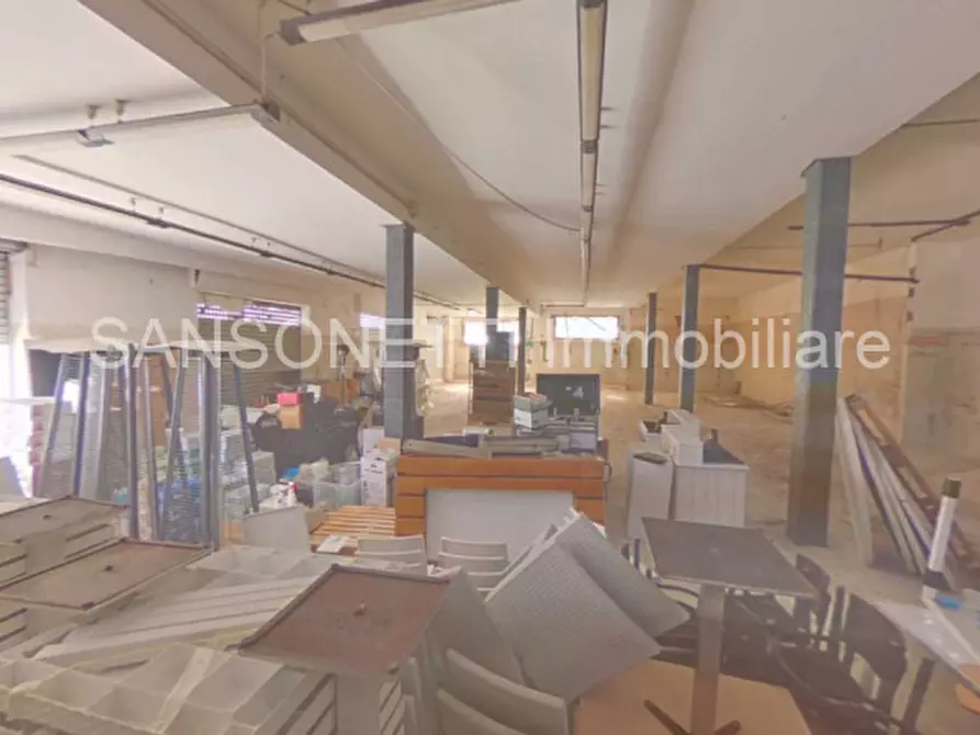 Immagine 10 di Attività commerciale in vendita  in Piazza Costantinopoli a Fasano