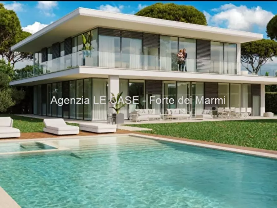 Immagine 1 di Villa in vendita  in via Navicelli a Forte Dei Marmi