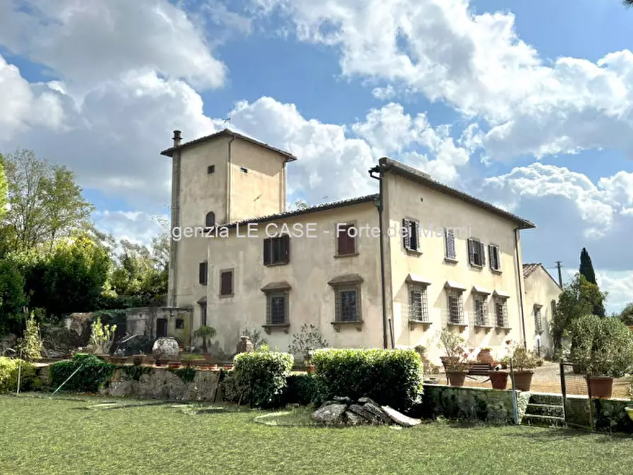 Immagine 1 di Villa in vendita  in Baruffi a Impruneta