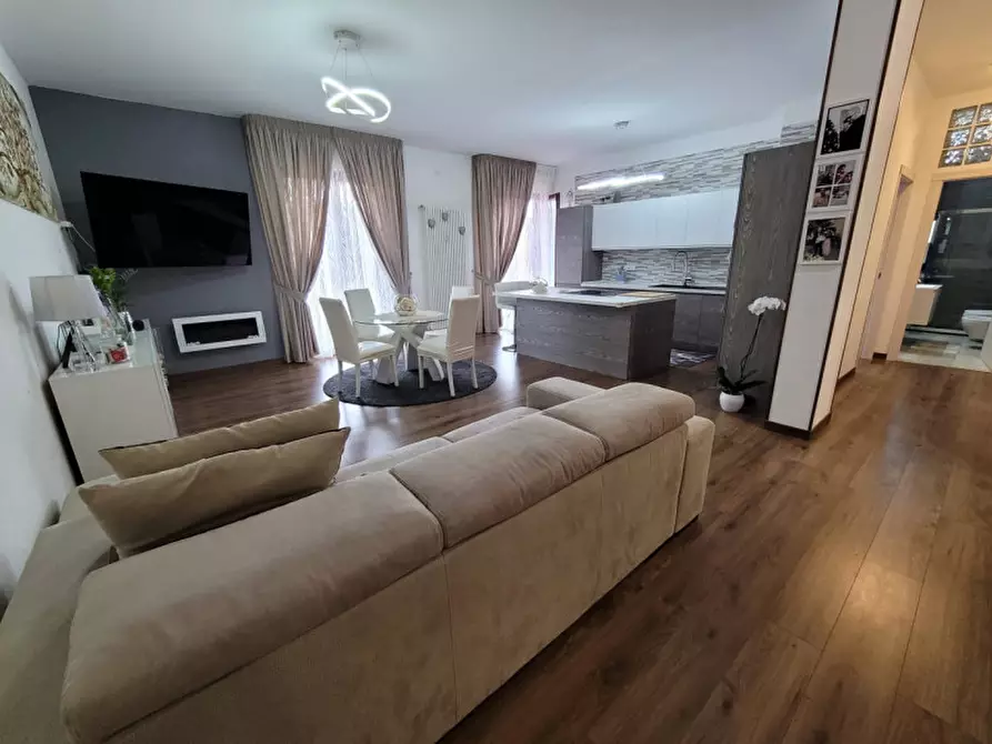 Immagine 1 di Appartamento in vendita  in via Visca a Savona