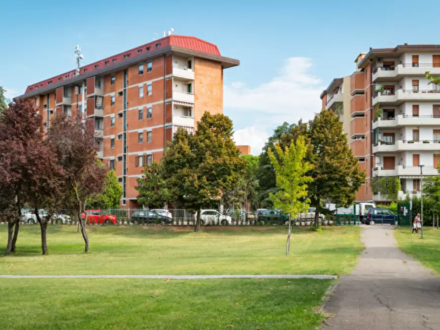 Immagine 1 di Attività commerciale in vendita  in VIALE DELLE MAGNOLIE a Firenze