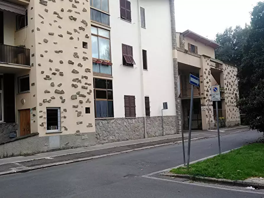 Immagine 4 di Attività commerciale in vendita  in VIALE DELLE MAGNOLIE a Firenze