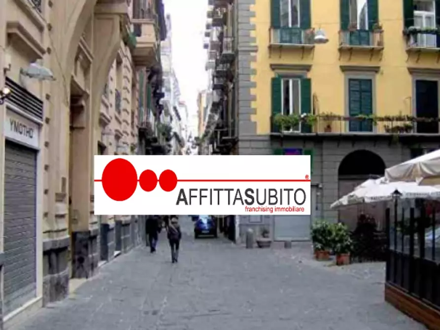 Immagine 1 di Attività commerciale in affitto  in via Della Cavallerizza a Napoli