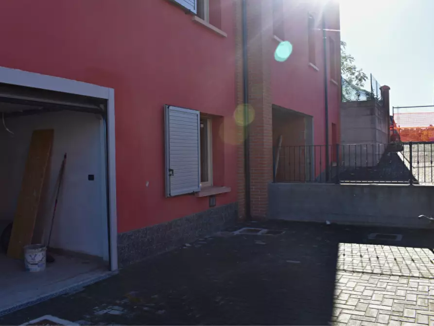 Immagine 36 di Villetta a schiera in vendita  in VIA AZZOLINI a Lesignano De' Bagni