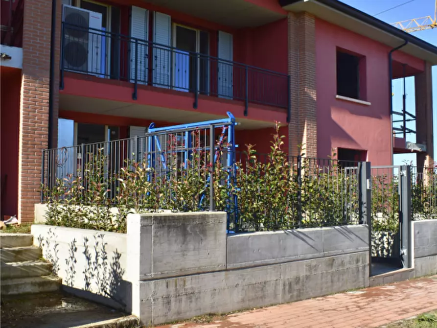 Immagine 37 di Villetta a schiera in vendita  in VIA AZZOLINI a Lesignano De' Bagni
